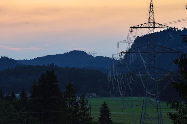 Ile elektrownia płaci za każdą kilowatogodzinę energii?