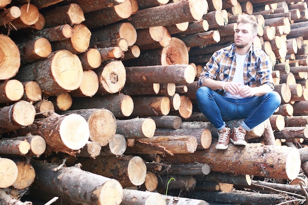 Gdzie kupić tanie drewno opałowe w Tarnowie?