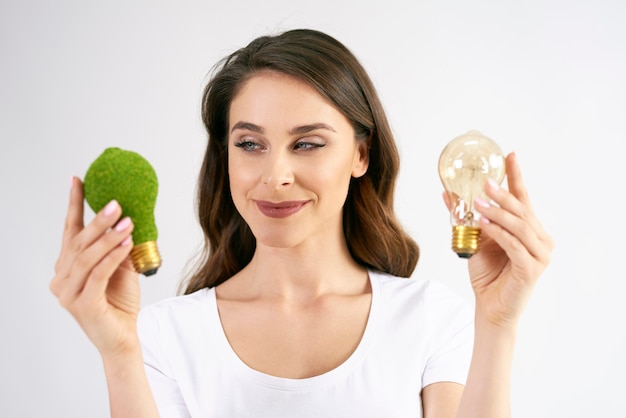 Które źródła energii nazywamy odnawialnymi i dlaczego?